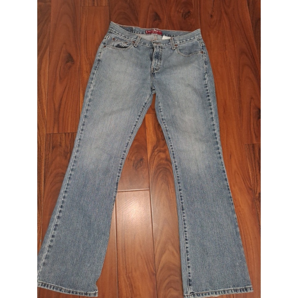 Women's Levi's 515 Nouveau Bootcut  Size 10M 30x30